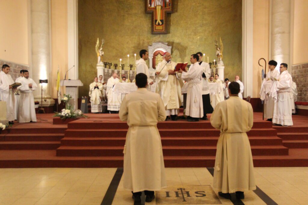seminaristas reciben ministerio